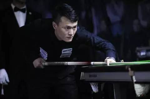 演帽子戏法 演帽子戏法